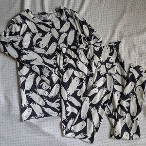 Cat & Jack Black and White Pajama Set Feather Pattern